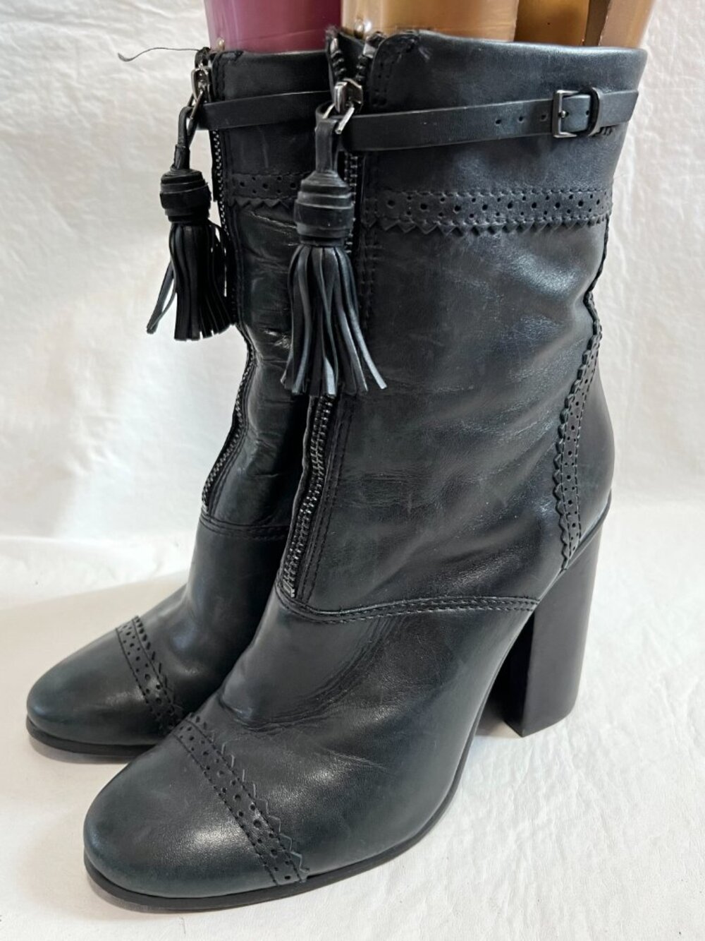 Tory Burch boots Huxley black leather womens 8.5 tassel zip up block high heel - Picture 3 of 16